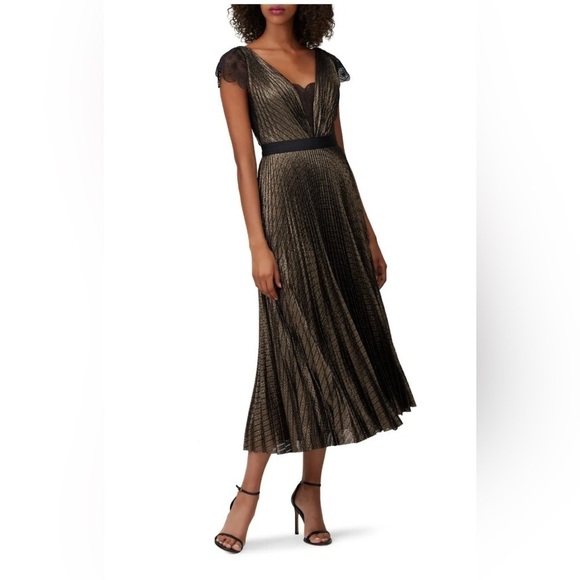 CATHERINE DEANE
Novia Dress size 0 - Picture 1 of 14